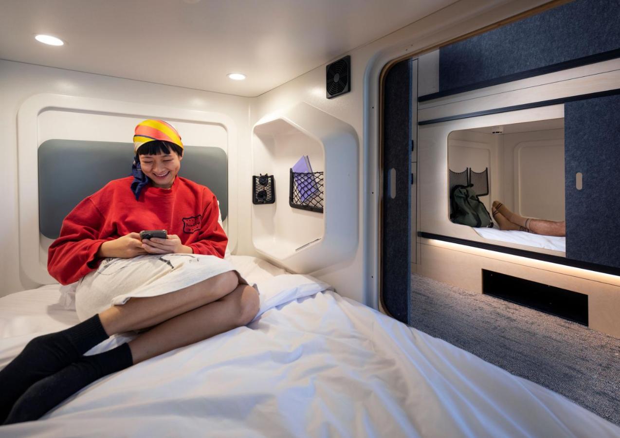 Private Single Pod 10 Share Room,1592232103:JPEG