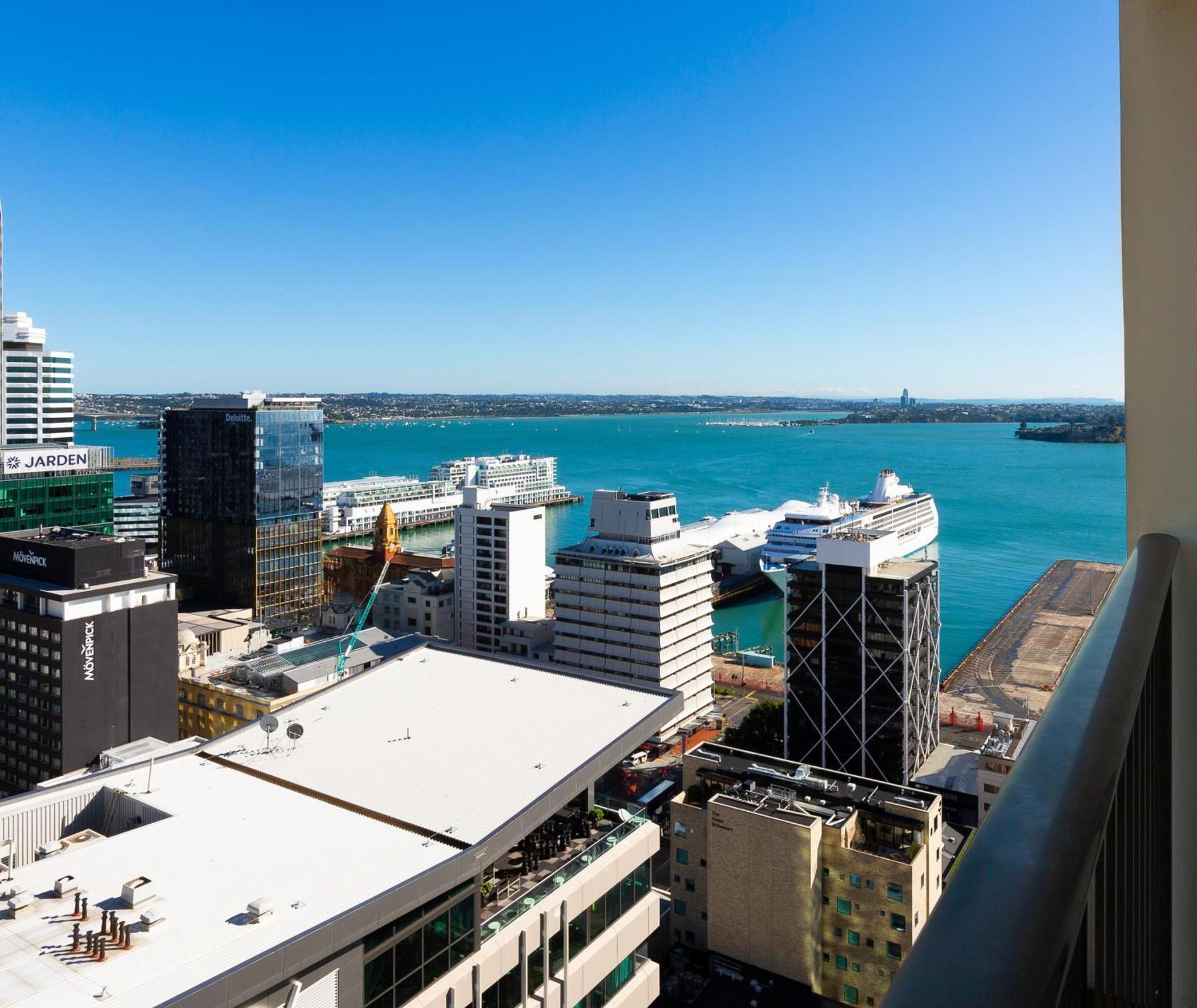 One-Bedroom Apartment Harbour View