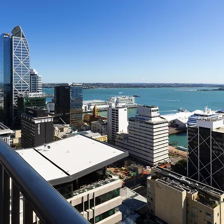 Auckland Harbour Suites-3
